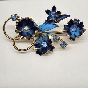 Vintage enzian flower brooch handmade in Austria